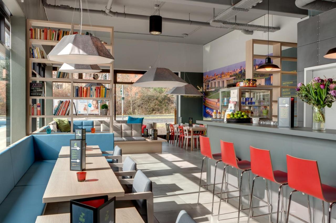 Meininger Airport Hotell 3*