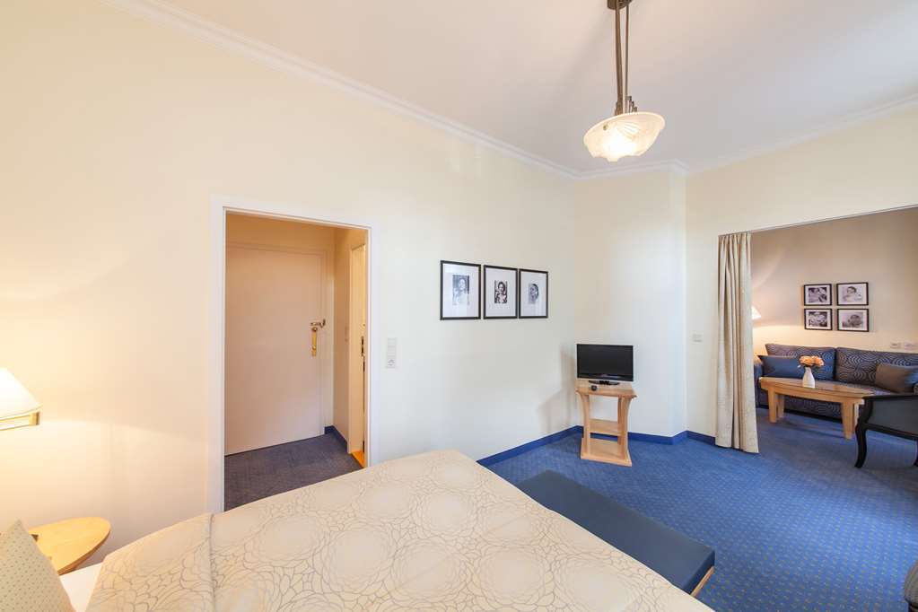 Hotel Novum Kronprinz 3*
