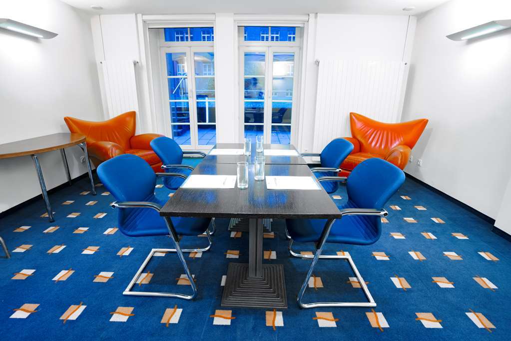 Ostbahnhof Hotell 4*