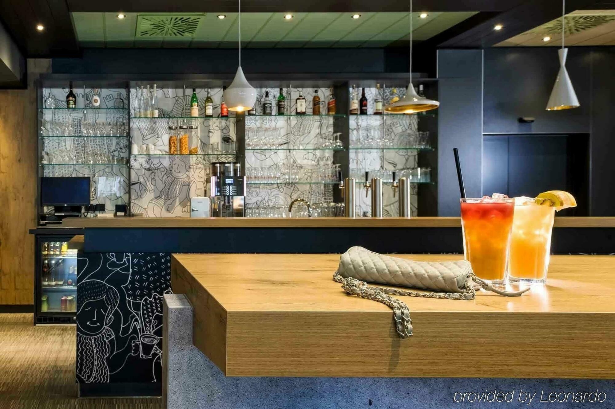 Ibis Potsdamer Platz Hotel 2*