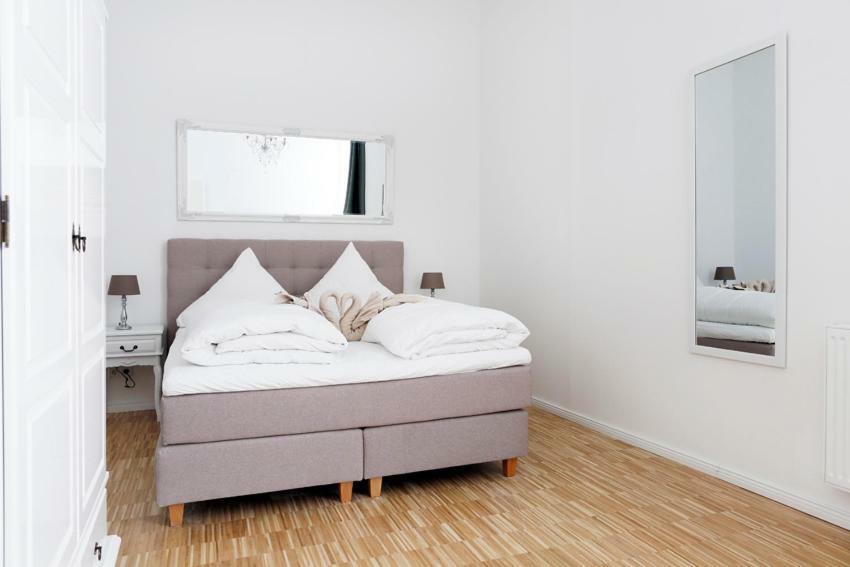 Apartment Sc 04 By Rockchair L Superhost Status L 4 Bedrooms Boxspringbeds 2 Bathrooms Balcony Elevator - Cozy Family & Business Flair Welcomes You! Berlin