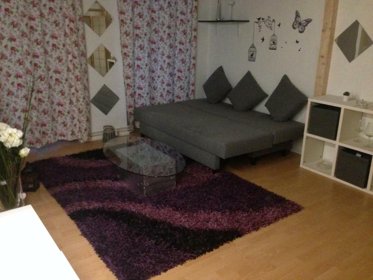Herz Eg. Bis 3 Pers. Bei Alexanderplatz Mit Terrasse Apartment