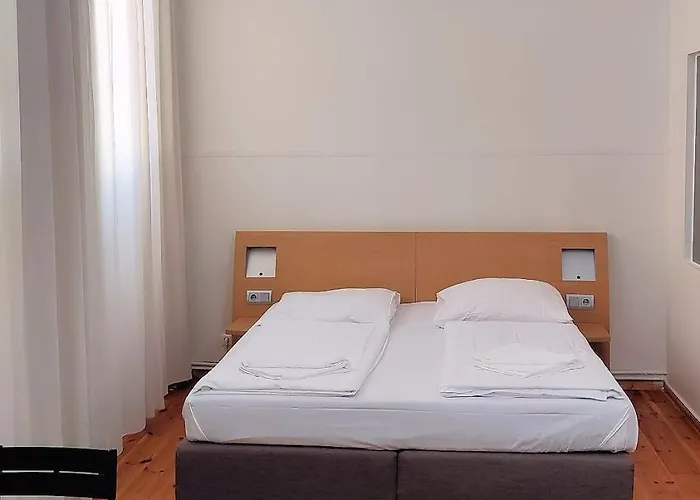 M101 Rooms