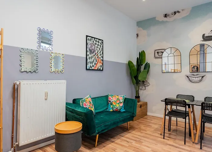 Cozy Retro Chic With Patio And Self Check-In