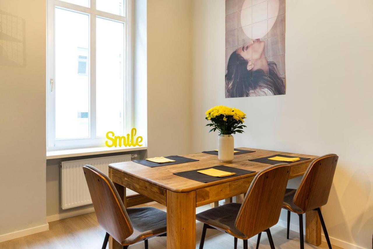 Lägenhet 2br 2bthrms High Ceilings Brick Walls Style Apartm *
