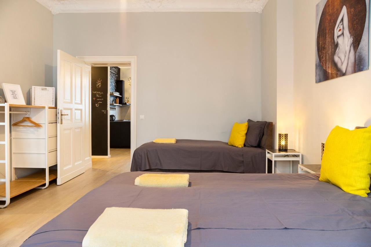 Lägenhet 2br 2bthrms High Ceilings Brick Walls Style Apartm Berlin