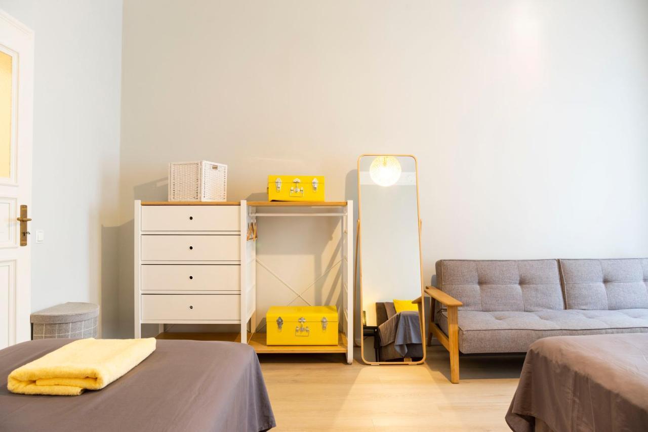 Lägenhet 2br 2bthrms High Ceilings Brick Walls Style Apartm Berlin