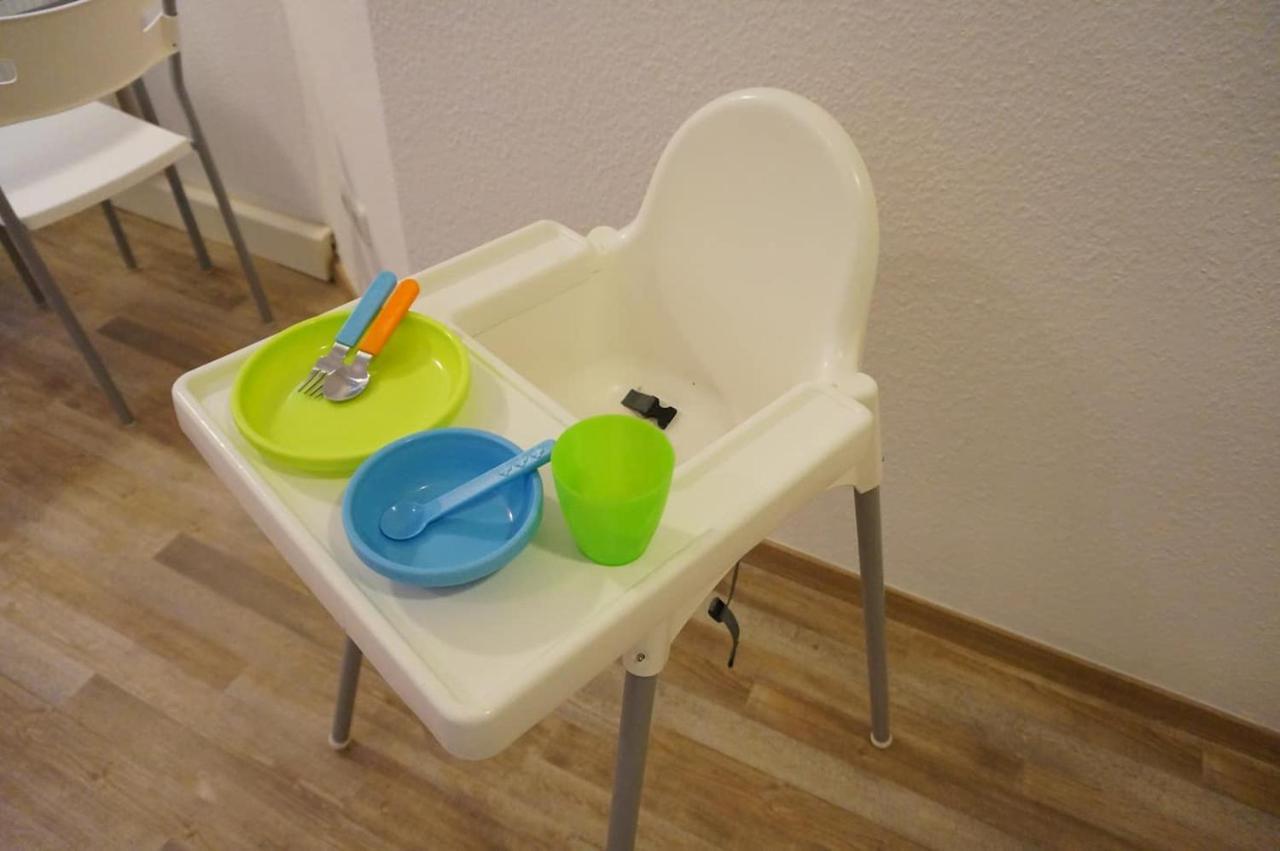 Lägenhet 2 Bedroom Flat For Families & Calm Guests Berlin