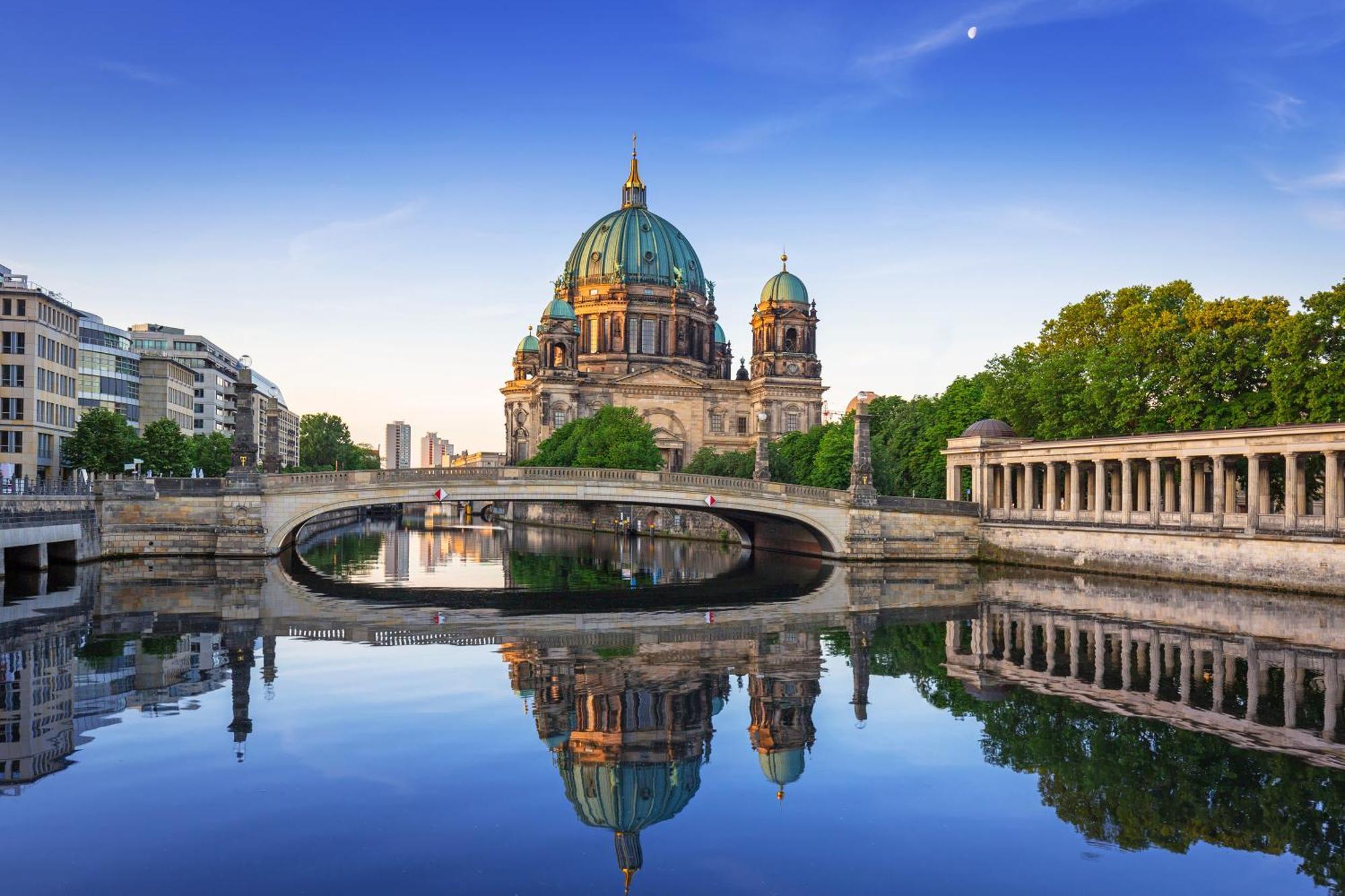 Apartment Homely - Spacious Flat Quiet, Friedrichstrasse, River
