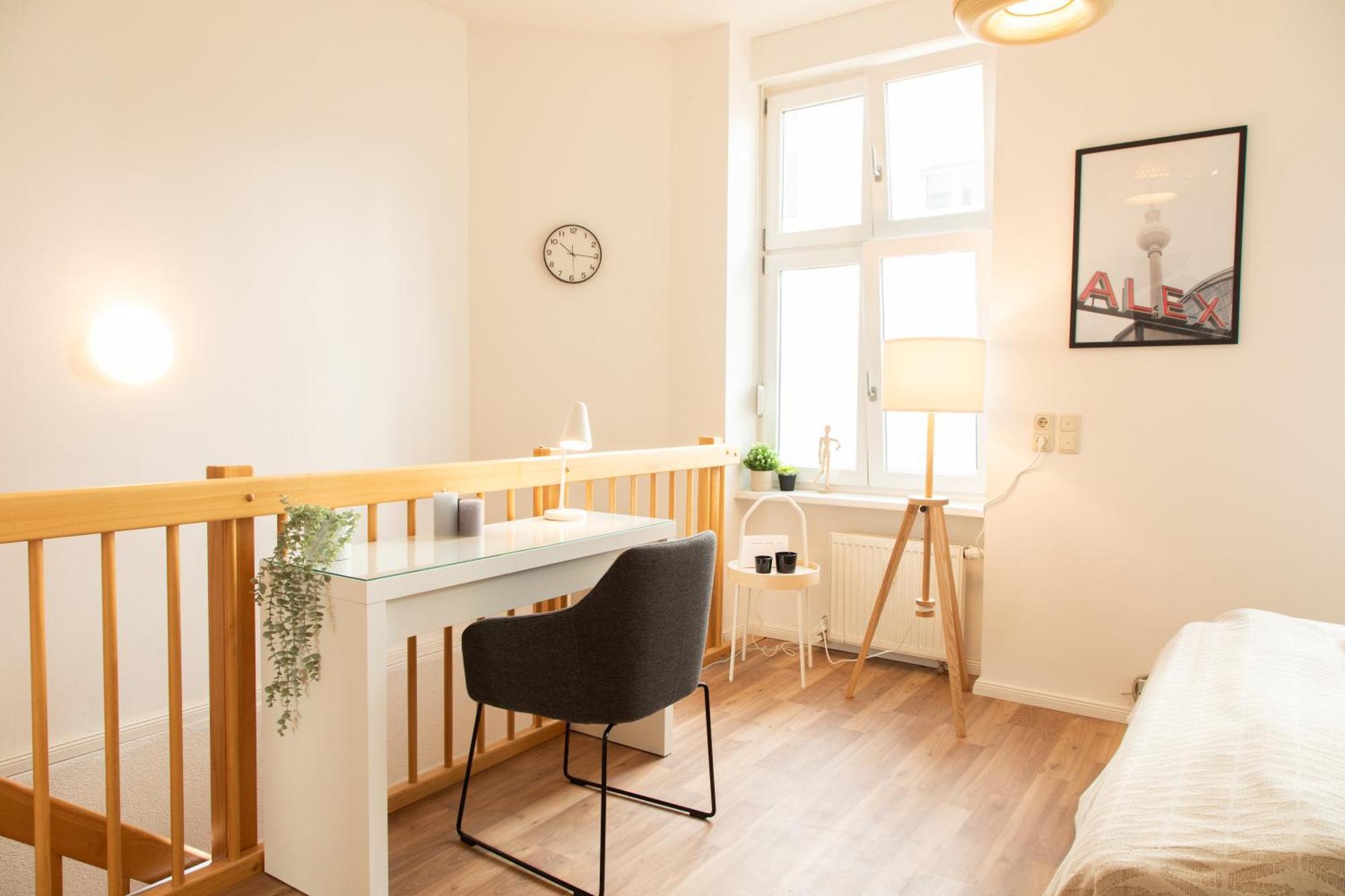 Homely - Spacious Flat Quiet, Friedrichstrasse, River Apartment *