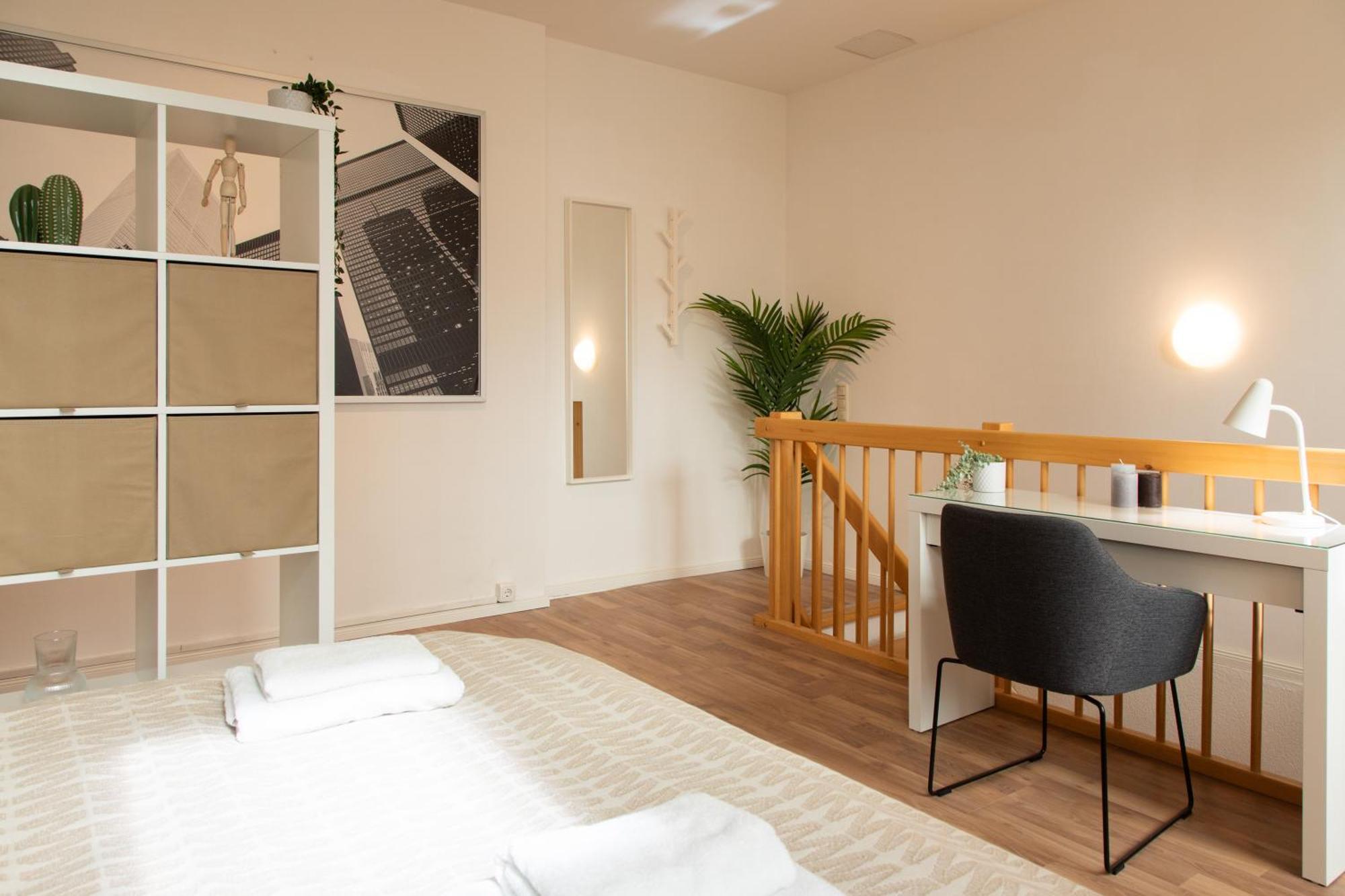 Homely - Spacious Flat Quiet, Friedrichstrasse, River