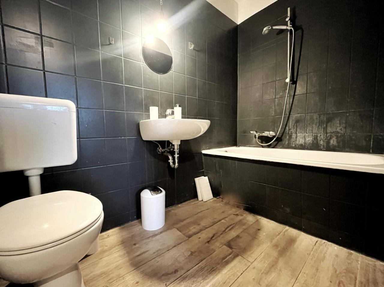 Aparments I Spaceous In Ber-reinickendorf, 1 Min. To Metro Station Lejlighed *
