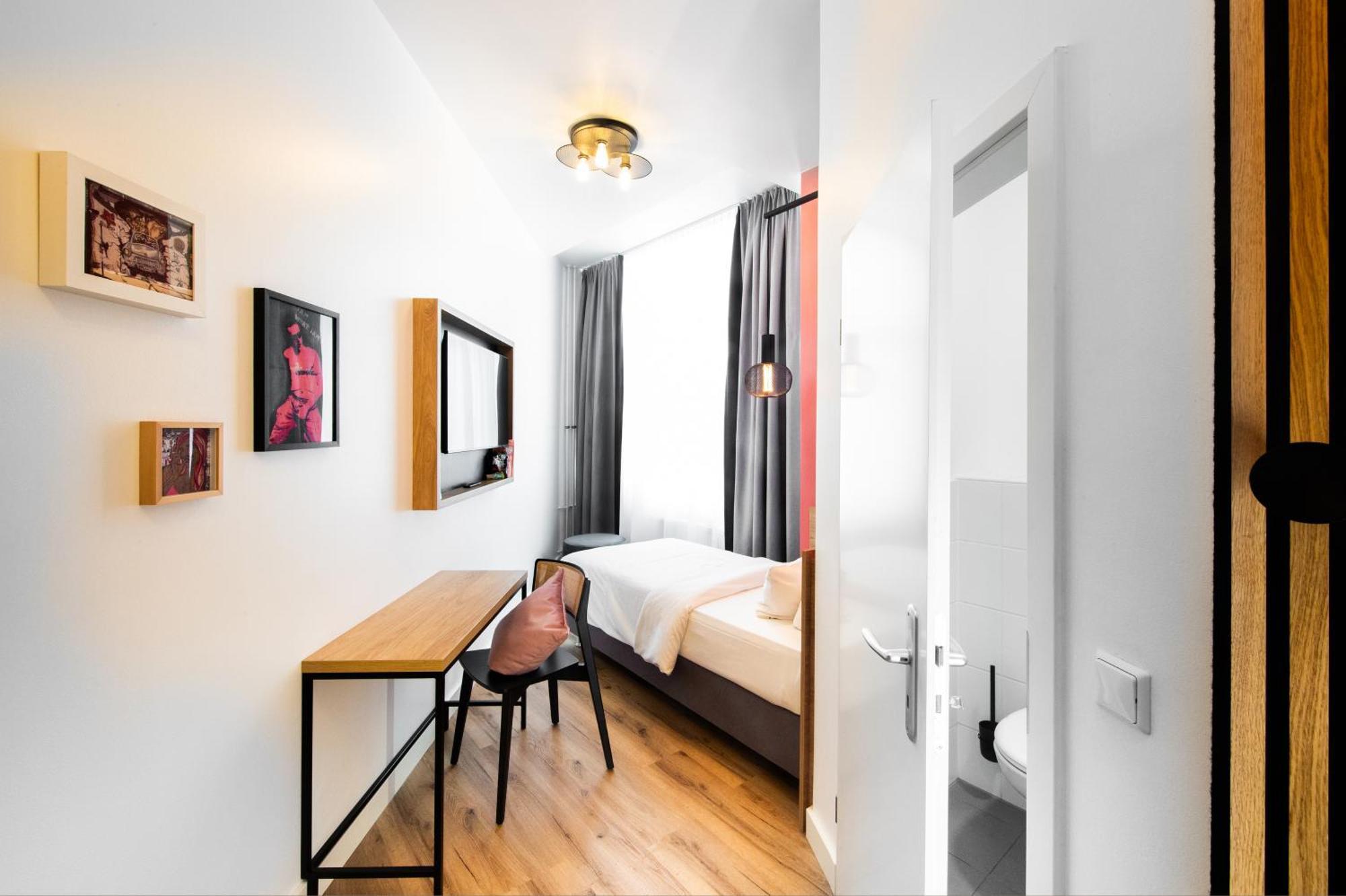 Calma Mitte Hotell 3*