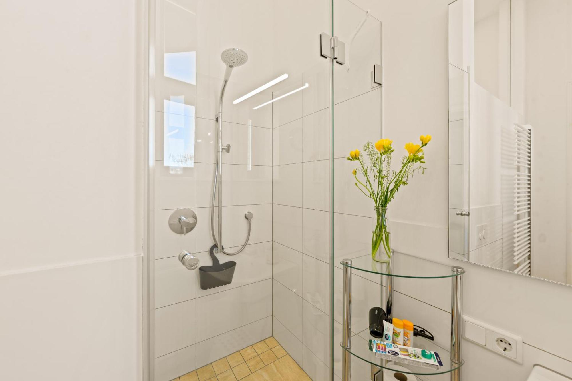 Aptc Downtown Monument4rent Near Checkpoint Charlie *
