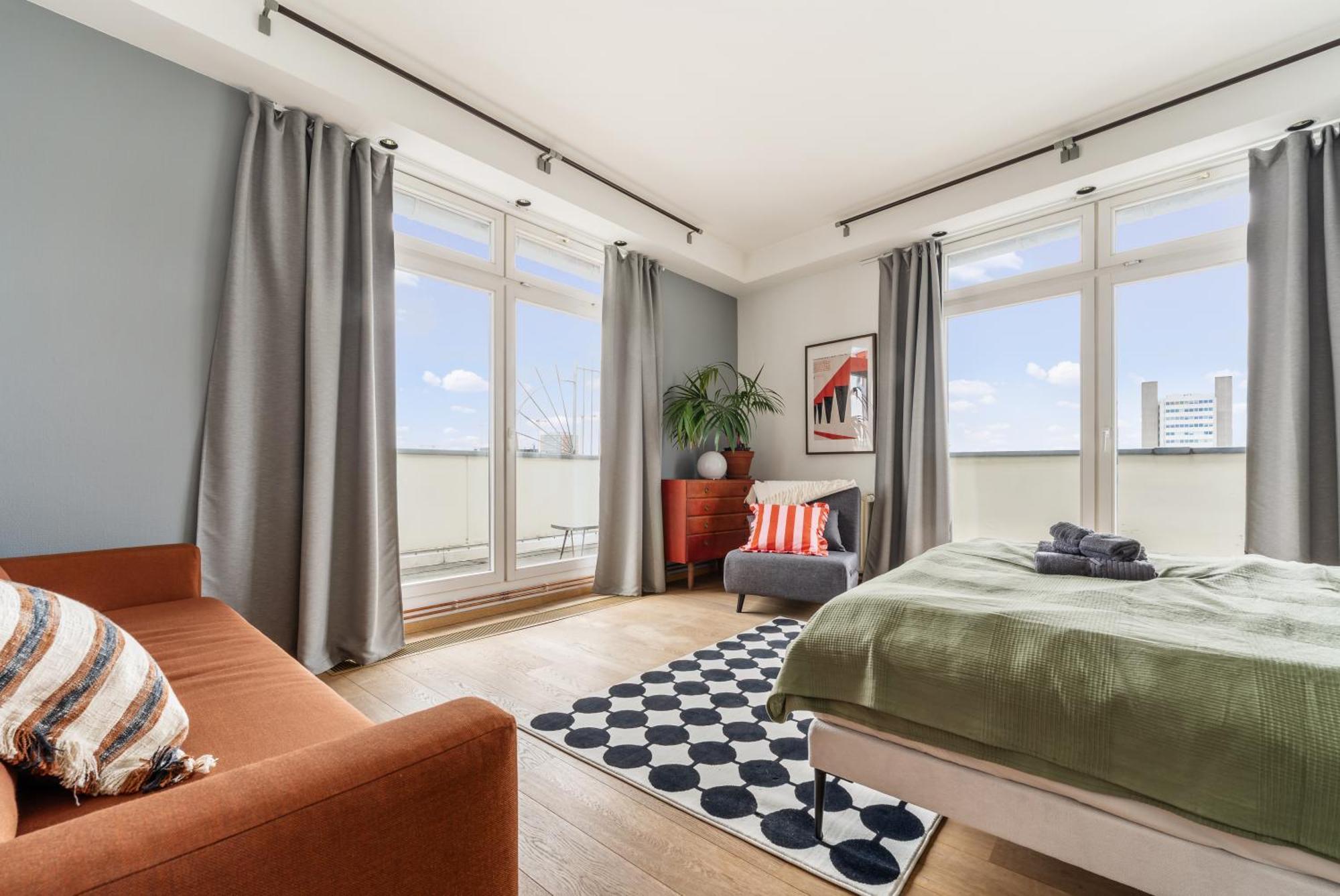 Big Urban Loft - Bis Zu 20 Personen - 180qm - 180 Grad Skyline Balkon Apartment