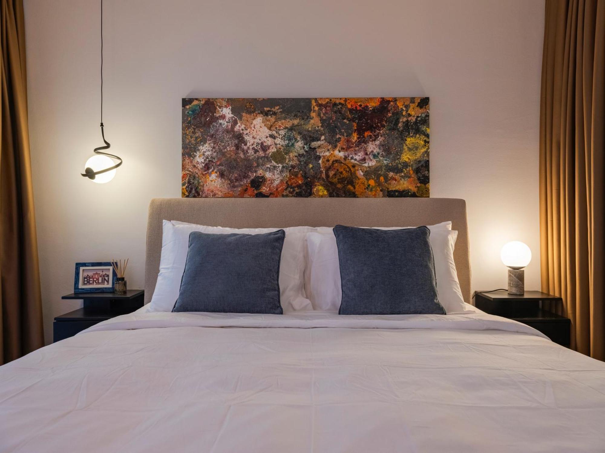 Alexa Chic Design Up To 5 Persons - Parking - Superfast Wifi Apartment