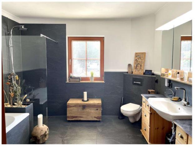 Premium Gruppenunterkunft Fuer Bis Zu 25 Gaeste Im Garten Mit Badefass Holiday home *