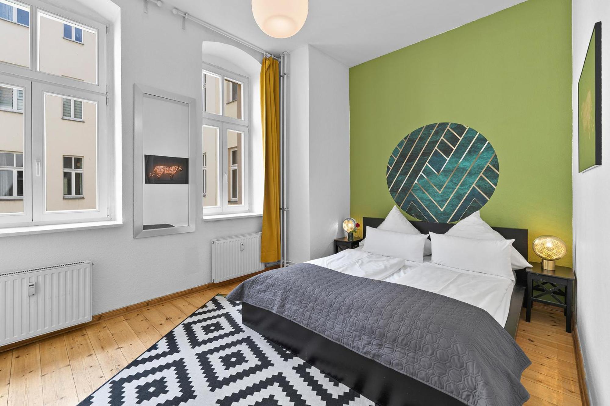 33 E-g Schönhauser Allee Apartment