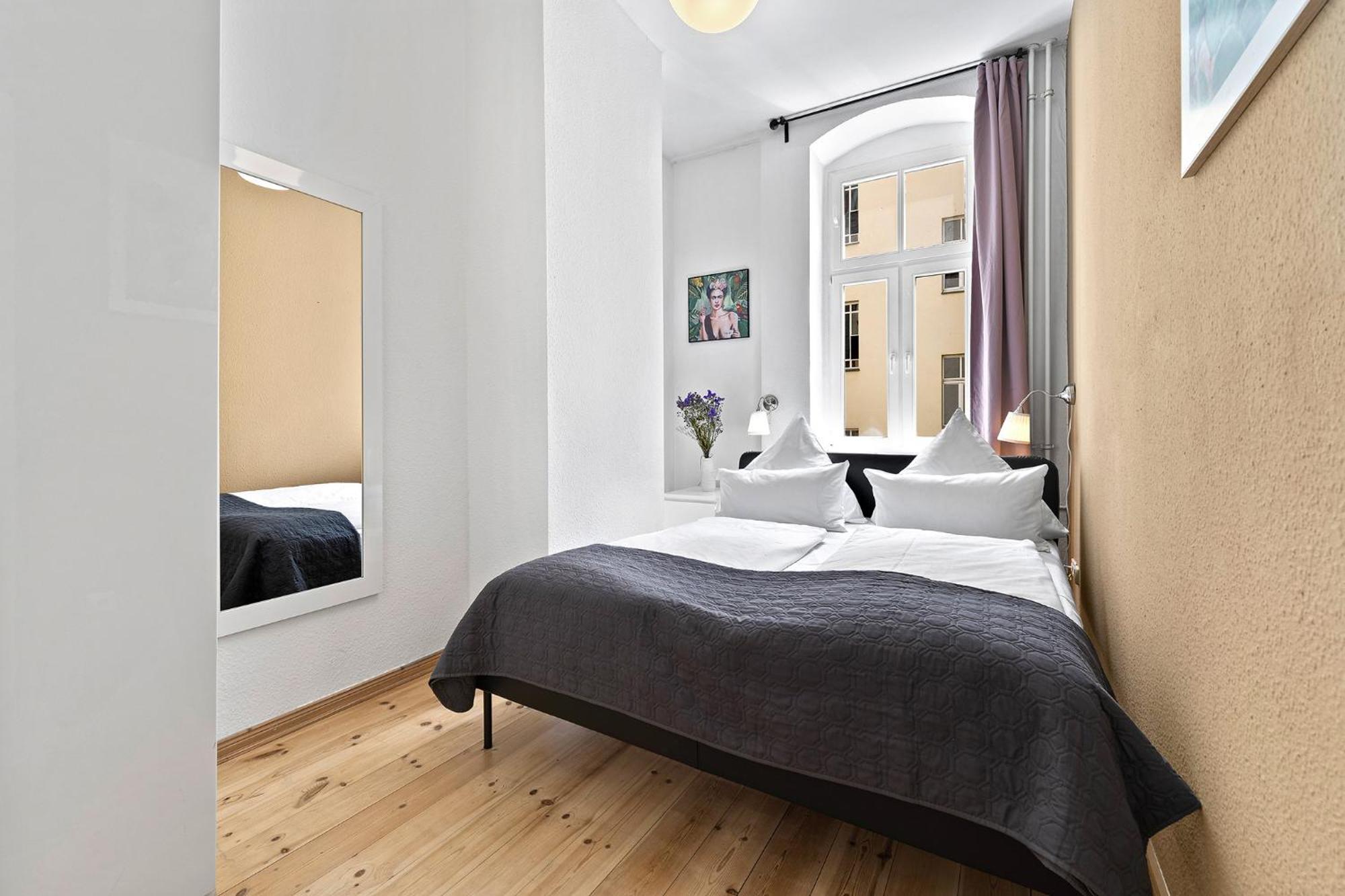 Apartment 33 E-g Schönhauser Allee Berlin