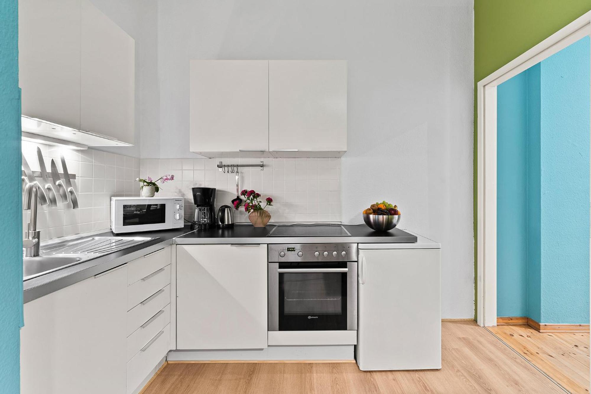 33 E-g Schönhauser Allee Apartment *