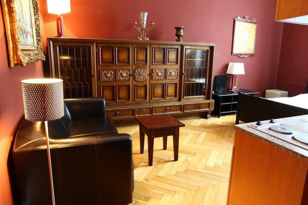 Hotel Am Adenauerplatz 3*