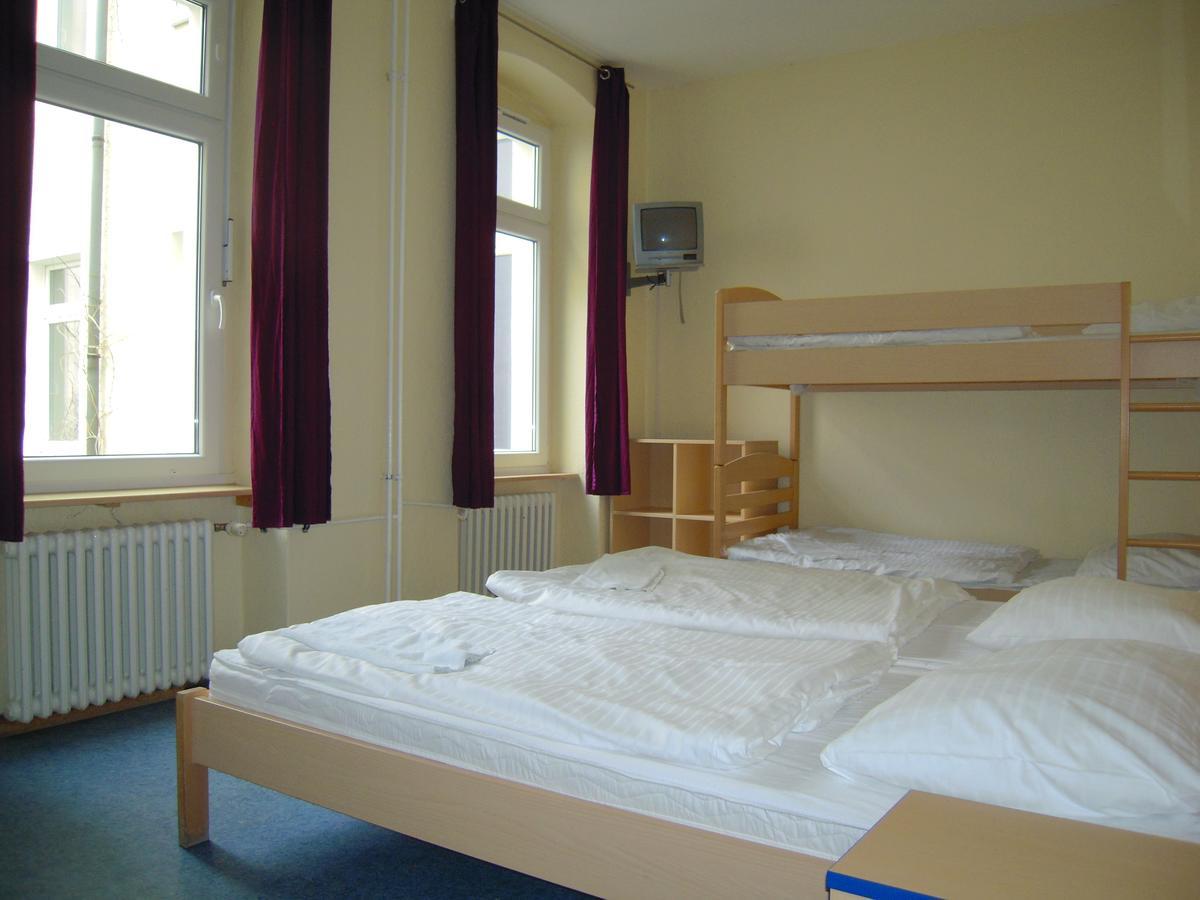 Hotell Happy Go Lucky + Schoneberg 2*