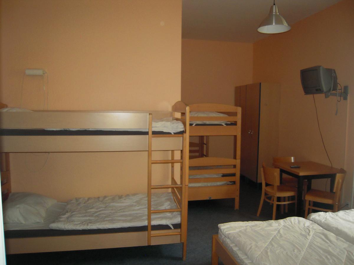 Hotell Happy Go Lucky + Schoneberg Berlin