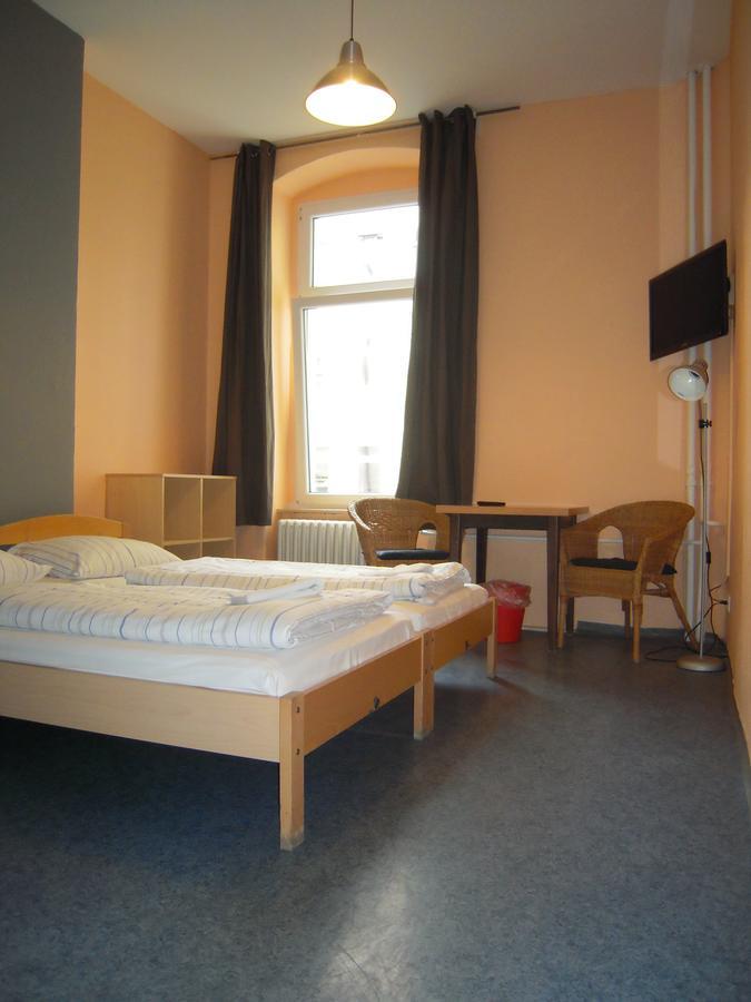 Hotell Happy Go Lucky + Schoneberg Berlin