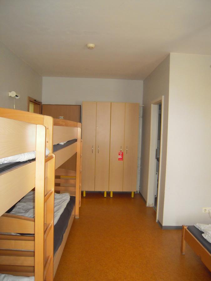Happy Go Lucky + Schoneberg Hotell 2*