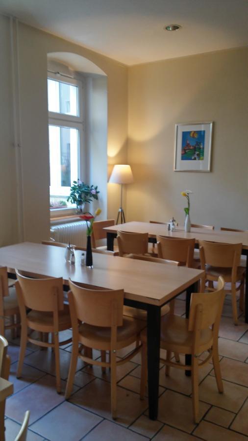 Hotell Happy Go Lucky + Schoneberg Berlin