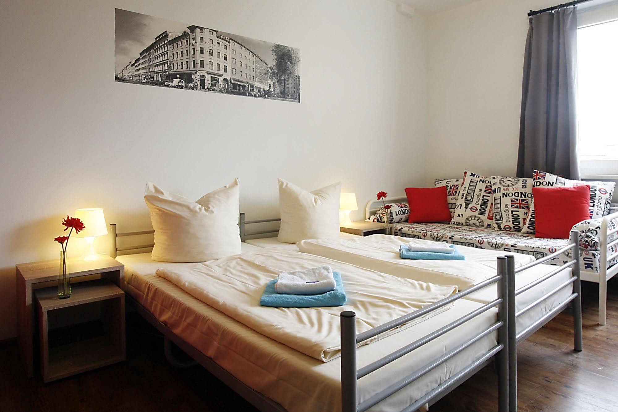Happy Bed Hostel *