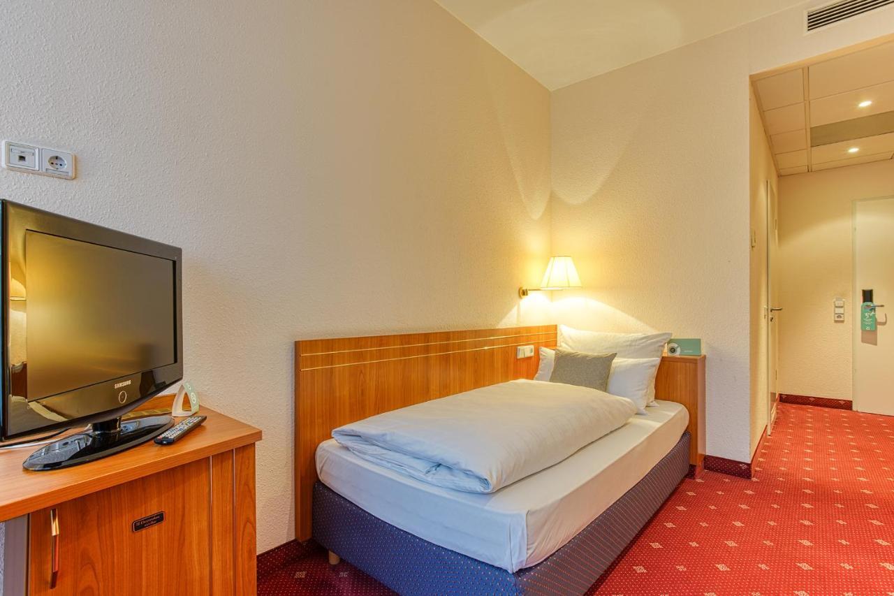 Centro West Hotell 4*