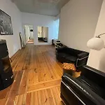 Schoenes Loft Mit Kamin In Mitte Gesundbrunnen