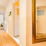 Zentrale Altbauwohnung Im Helmholtzkiez