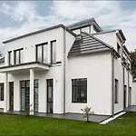 Traum-Villa In Heiligensee Mit Innenpool Und Kamin