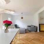 Idyllisches, Neu Renoviertes Haus Mit Steg Am See