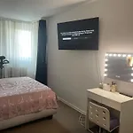 1 Zimmer In Einer 2 Zimmer Wohnung Zu Vermieten Wg Anfragen Bitte Nur Von Frauen