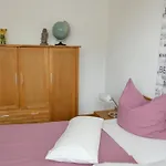 Ferienwohnung In Berlin-Gruenau, Wasser- Und Waldnaehe, Gute Verkehrsanbindung