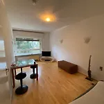 Stilvolle Wohnung In Kudamm Und Grunewald