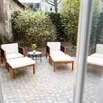 Design Apartment With Garden