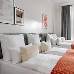 Oomph Berlin Minimalist & Mighty - 1 Bedroom Hosting Up To 6