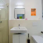 Vibrant Micro-Apartment - Cozy, Central & Self Checkin