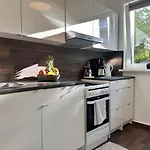 Sonnenblick Apt In Schoeneberg - Naehe Ku\'Damm