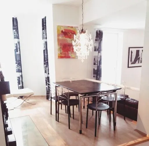 Luxus Wohnung im Penthouse Stil im beliebten Grunewald in Berlin