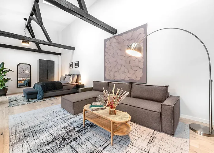 Mitte Loft Group & Family Friendly, 150M2, 2Brs, 2Bathrooms, Living & Dinning Room Up To 8 Sleeps