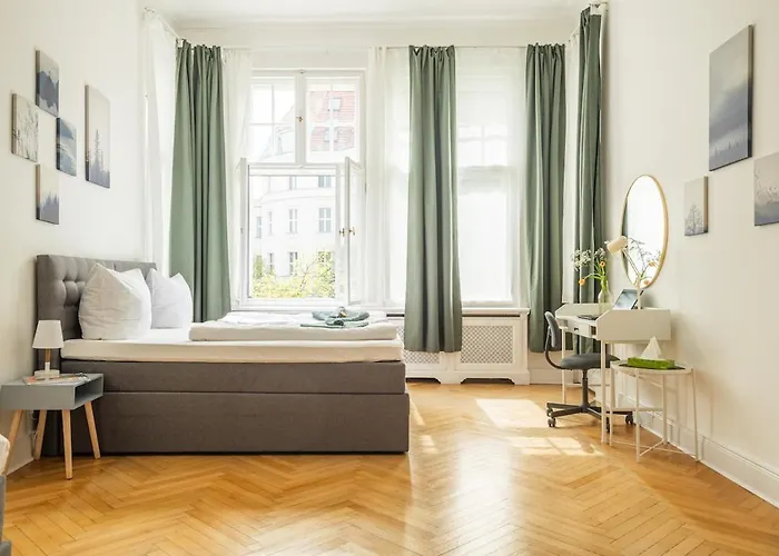 Kaiser 04 By Rockchair Apartments L Superhost Status L 3 Bedrooms Boxspringbeds 2 Bathrooms L Cozy Family & Business Flair 155 Sqm 3 Balcony 4Th Floor Elevator Up To 10 Guests Welcomes You!