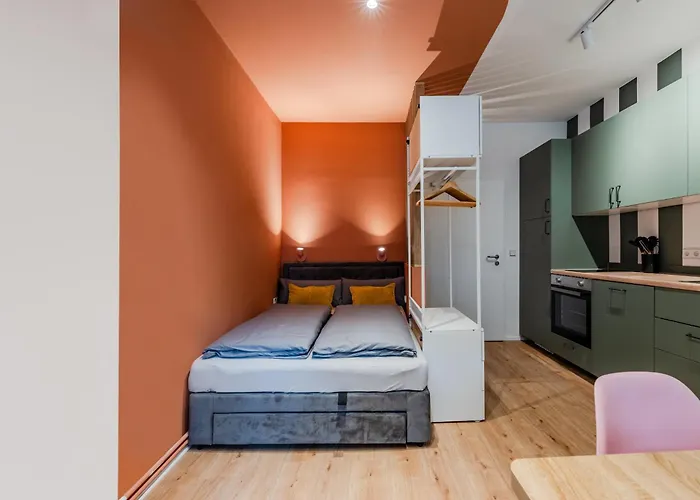 Vibrant Micro-Apartment - Cozy, Central & Self Checkin