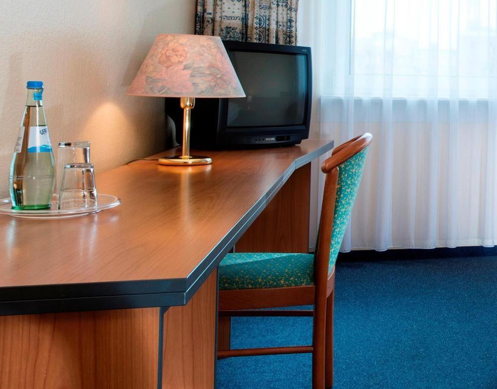 Good Morning + East Hotell 3*