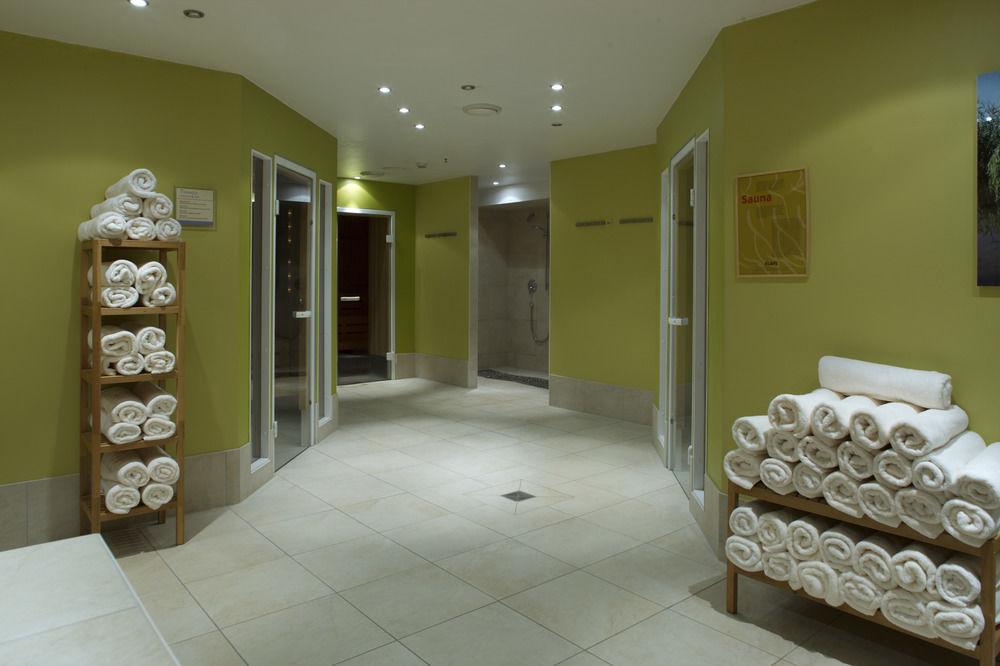 Hotell Sheraton Grand Esplanade 5*