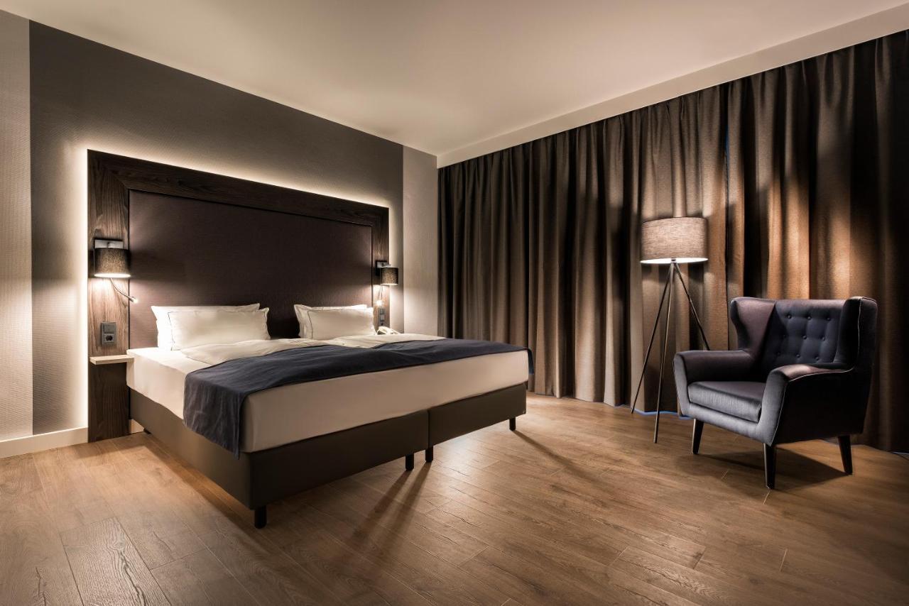 City-west By Ihg Hotell